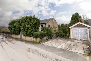 Higher Park Royd Drive